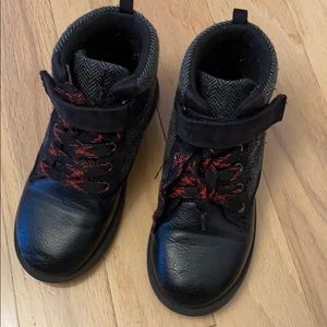Carter’s boots size 13